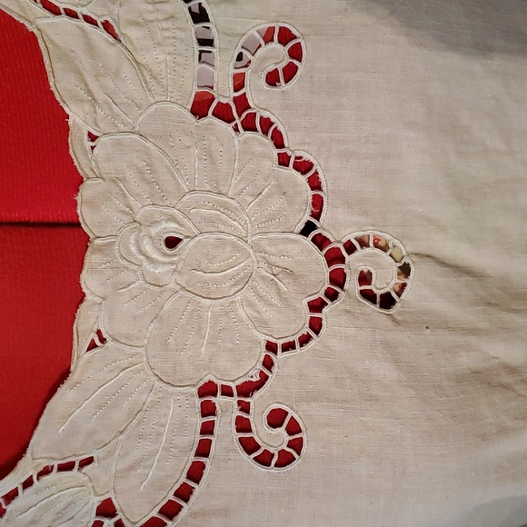 Vintage hand embroidered linen top - Picture 2 of 16